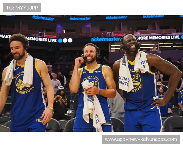 库里祝贺老友新生儿诞生，朋友圈暖心连连